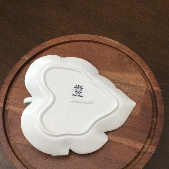 Very Pretty Porcelain Dish w/ Two Birds. - Picture 3 of 5